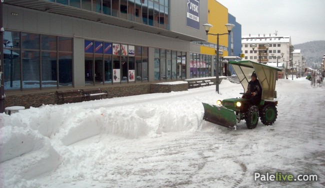Šetalište Pale čišćenje snijega