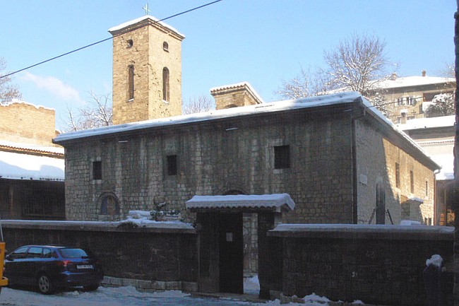 Stara pravoslavna crkva u Sarajevu - Prvi put se pominje 1539. godine, no pretpostavlja se da je izgrađena na temeljima jedne još starije crkve. Naša pretpostavka je da je crkva sv. Petra na Crkvenom brijegu slično izgledala.