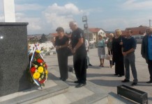 Položen vijenac na Vojničkom spomen-groblju