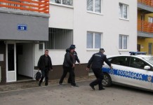 Završen pretres, policija izvela Delimustafića iz stana