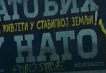 Na promotivnom bilbordu NATO-a ispisano „Pobij Srbe“