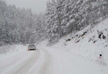 Putevi prohodni, snijeg usporava saobraćaj