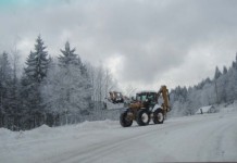 Putevi prohodni, saobraćaj otežan zbog poledice i snijega
