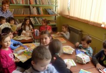 Predškolci posjetili biblioteku