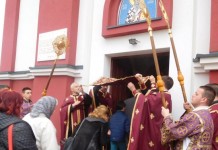 Služeno večernje bogosluženje sa iznošenjem plaštanice