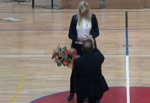 Prosidba pred punim tribinama