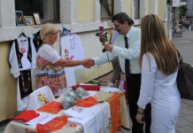 Otvorena prodajna izložba „Zlatne ruke, Zvornik 2017“