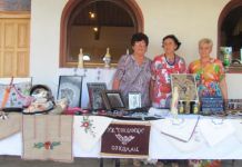 U porti hrama otvorena izložba ručnih radova U porti hrama otvorena izložba ručnih radova