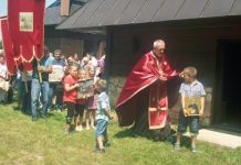 Vjernici čuvaju tradiciju okupljanja kod hrama na Trebeviću