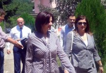 Neophodna pomoć institucija za prevazilaženje krize