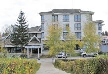 Nakon rušenja hotela „Romanija“ gradi se tržni centar „Tropik“