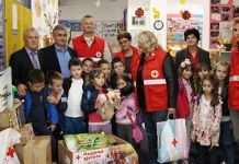 Crveni krst donirao higijenske pakete i školski materijal