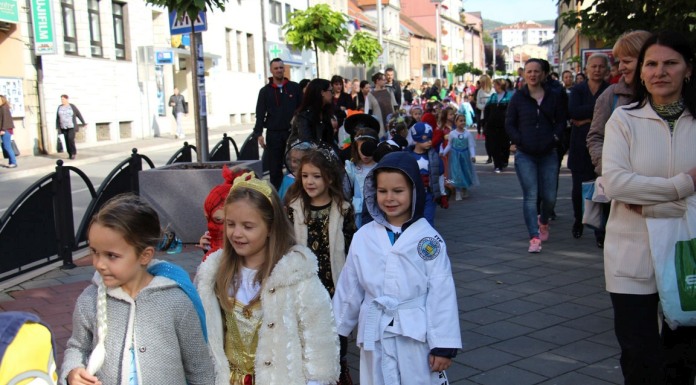 Na maskenbalu više od 300 mališana