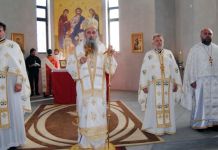 Episkop Fotije služio svetu liturgiju Episkop Fotije služio svetu liturgiju