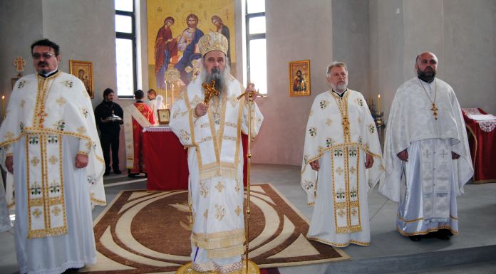 Episkop Fotije služio svetu liturgiju