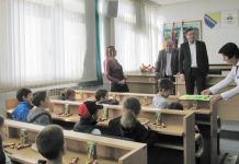 Mališani iz vrtića u skupštinskim klupama