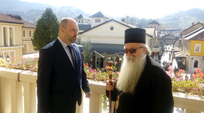 Mitropolit Hrizostom u posjeti Gradskoj kući u Andrićgradu