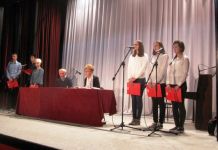 Predstavljena zbirka pjesama „Pogled iz oštrog ugla“ Predstavljena zbirka pjesama "Pogled iz oštrog ugla"