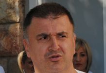 Ljekari prihvatili kompromis i saradnju sa novim direktorom Ljekari prihvatili kompromis i saradnju sa novim direktorom