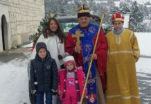 Organizovan scenski prikaz prolaska Svetog Nikole ulicama Organizovan scenski prikaz prolaska Svetog Nikole ulicama