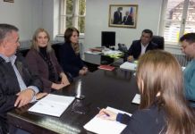 Radnici zaprijetili da će štrajkovati glađu Radnici zaprijetili da će štrajkovati glađu