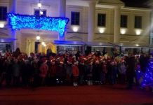 Osnovci izveli zabavni program „Zimske radosti“ Osnovci izveli zabavni program "Zismke radosti"