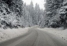 Otežano odvijanje saobraćaja, na prevojima ugaženi snijeg