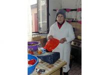 Svakodnevni obroci za siromašne i usamljene Svakodnevni obroci za siromašne i usamljene