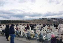 Nekoliko hiljada ljudi na parastosu poginulim srpskim borcima Nekoliko hiljada ljudi na parastosu poginulim srpskim borcima