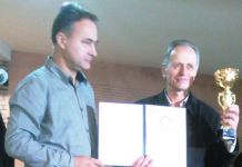 Vukan Đuka pobjednik sabora guslara na Romaniji Vukan Đuka pobjednik sabora guslara na Romaniji