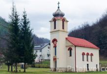 Mitropolit dabrobosanski Hrizostom služi u hramu Svetih apostola Petra i Pavla u Prači