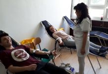 Učenici i profesori dali krv Učenici i profesori dali krv