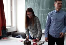 Srednjoškolskom centru Pale uručen automobil-robot