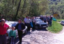 Zbog lošeg održavanja, mještani blokirali put prema Ustiprači Zbog lošeg održavanja, mještani blokirali put prema Ustiprači