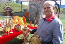 Draganove gusle, ikone i duborezi krase domove širom svijeta Draganove gusle, ikone i duborezi krase domove širom svijeta