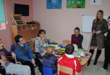 Uručeni pokloni djeci sa smetnjama u razvoju Uručeni pokloni djeci sa smetnjama u razvoju
