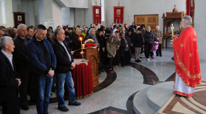 U svim hramovima služena vaskršnja liturgija