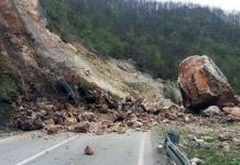 Ekipe „Srbinjeputeva“ čiste odron na putu Foča – Sarajevo Ekipe "Srbinjeputeva" čiste odron na putu Foča - Sarajevo
