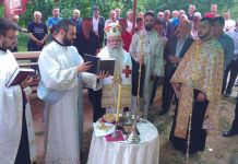 Mitropolit Hrizostom osveštao zvono za spomen-crkvu u Jošanici