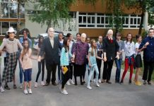 Predstava „Punim jedrima“ – poučna priča o prijateljstvu Predstava "Punim jedrima" - poučna priča o prijateljstvu