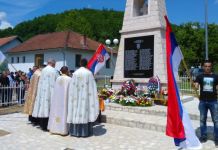 Филиповић: Породице убијених траже правду за српске жртве горњег Подриња Otkriven i osveštan spomenik u Kozjoj luci