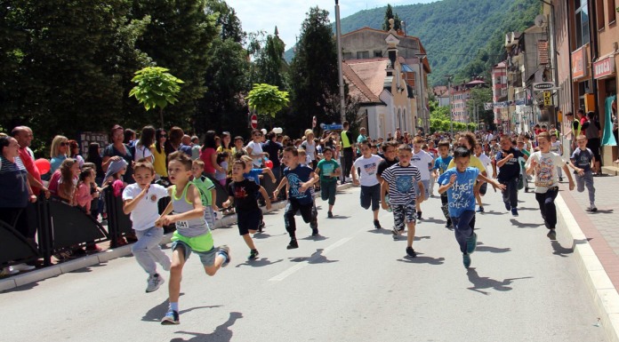 U uličnoj trci oko hiljadu učesnika