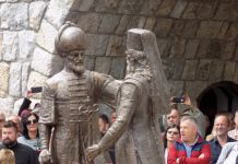 Na ulazu u Andrićgrad otkriven spomenik braći Sokolović Na ulazu u Andrićgrad otkriven spomenik braći Sokolović