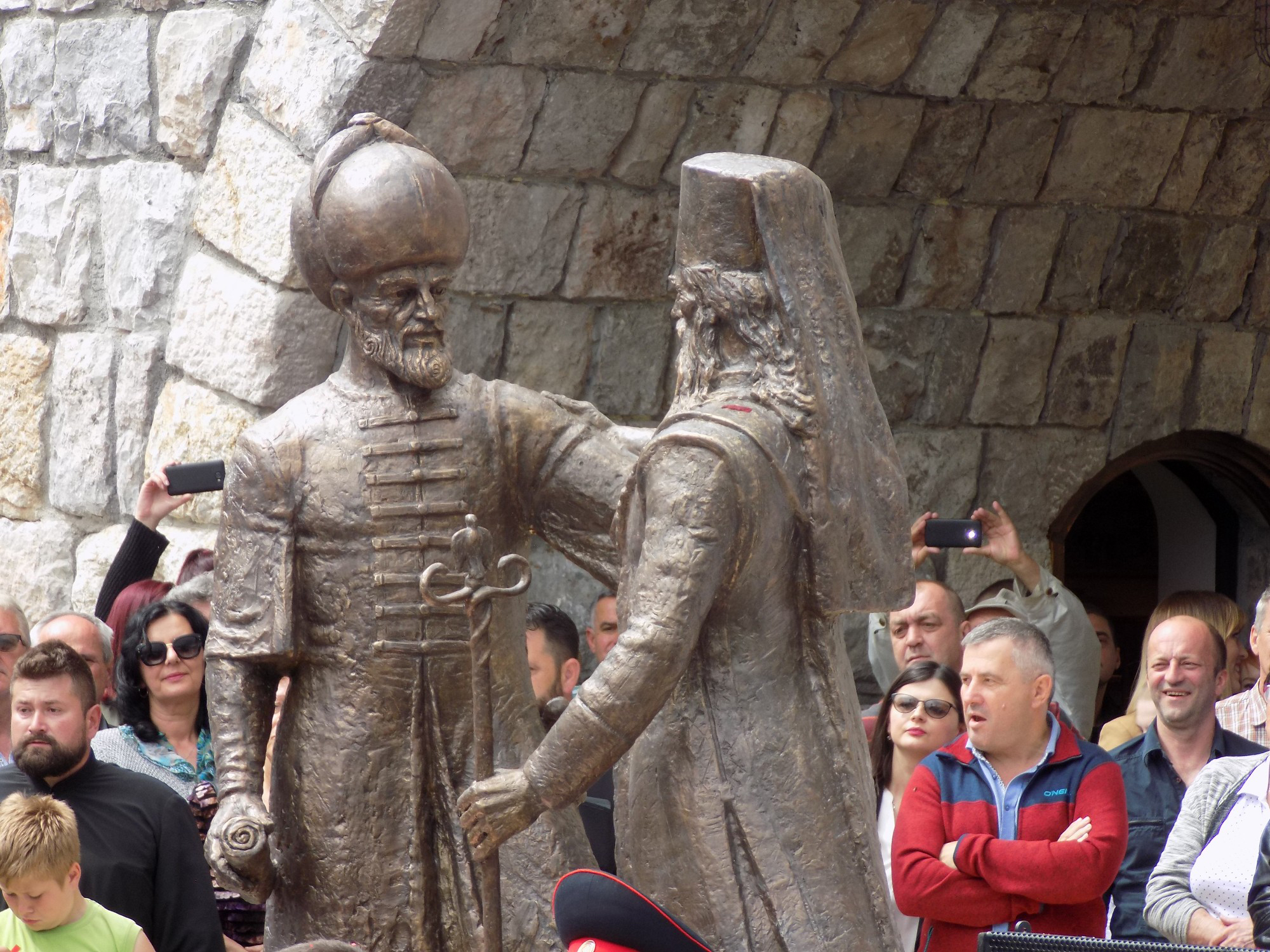 Na ulazu u Andrićgrad otkriven spomenik braći Sokolović