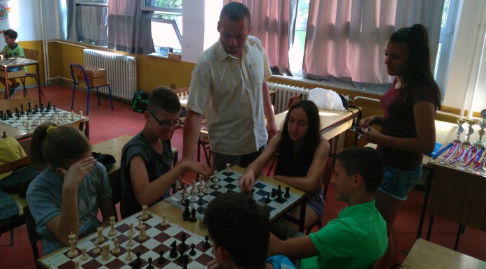 Vjeroučitelj stvara šahovske šampione - omiljen među đacima