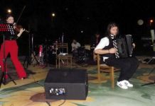 Nastupili Dušan Sekulić i bend „Akordeon fantazi“ Nastupili Dušan Sekulić i bend "Akordeon fantazi"