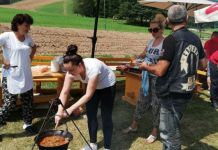 Turisti se okrijepili specijalitetima iz kotlića Turisti se okrijepili specijalitetima iz kotlića