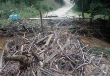 Bujične vode u selu Bare oštetile mostove