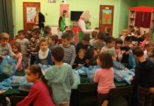 Načelnik opštine uručio poklon-pakete djeci iz obdaništa „Neven“ Načelnik opštine uručio poklon-pakete djeci iz obdaništa "Neven"