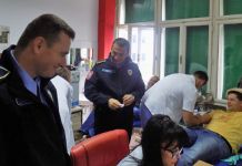 Policajci dobrovoljno dali krv